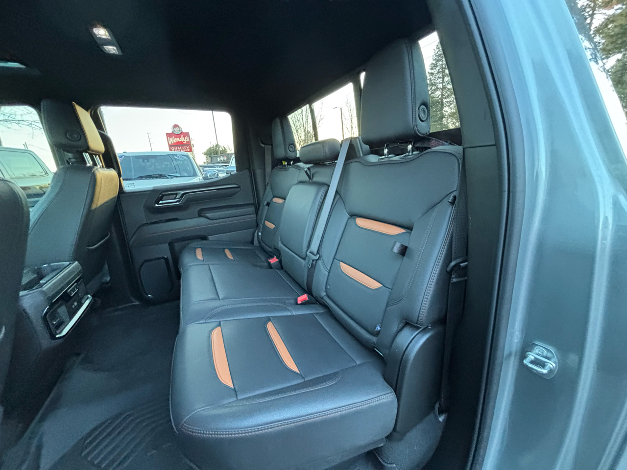 GMC Sierra 1500 AT4 Crew Cab 4WD 2024