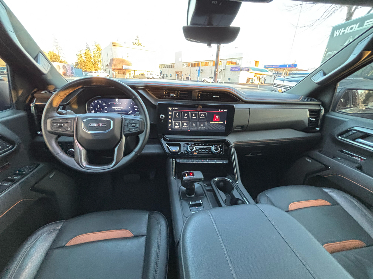 GMC Sierra 1500 AT4 Crew Cab 4WD 2024