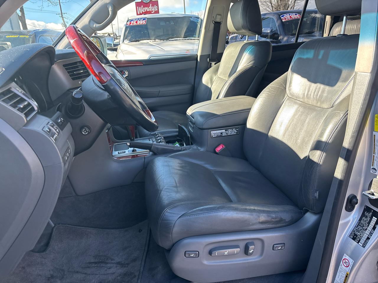 Lexus LX 570 Sport Utility 2010