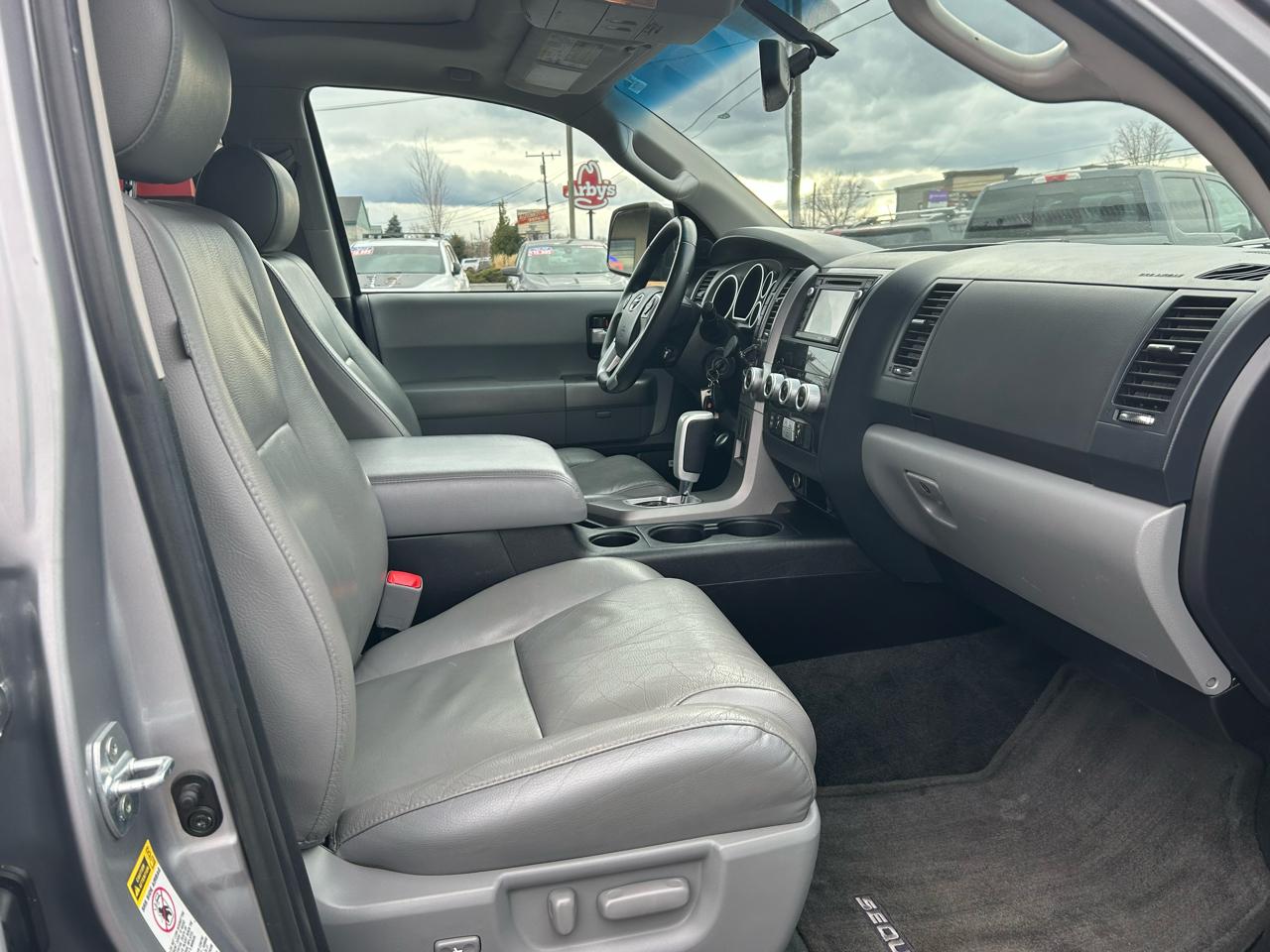 Toyota Sequoia Limited 4WD 2017