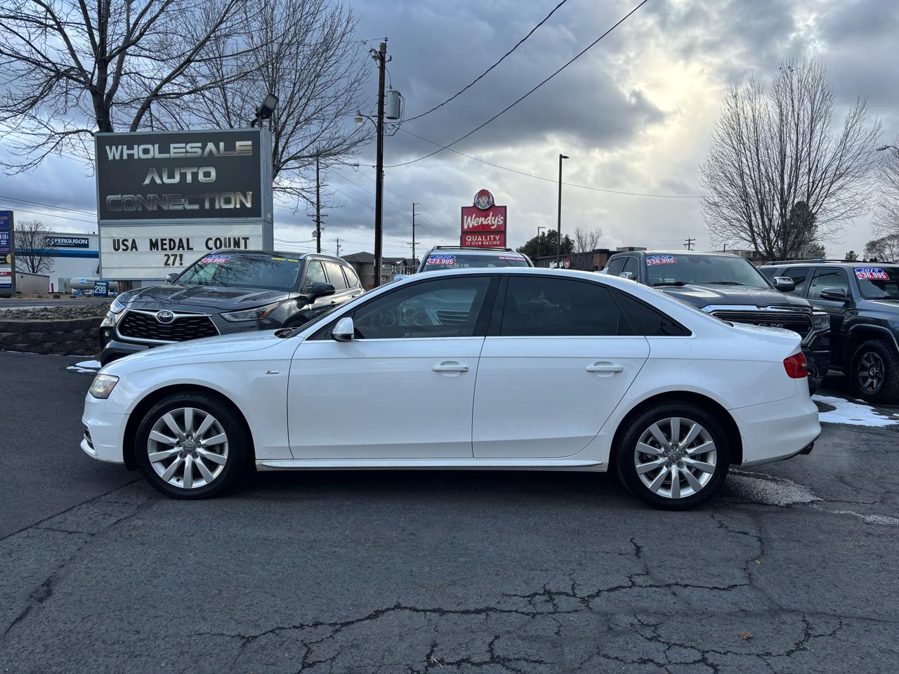 Audi A4 2.0T Sedan quattro Tiptronic 2015