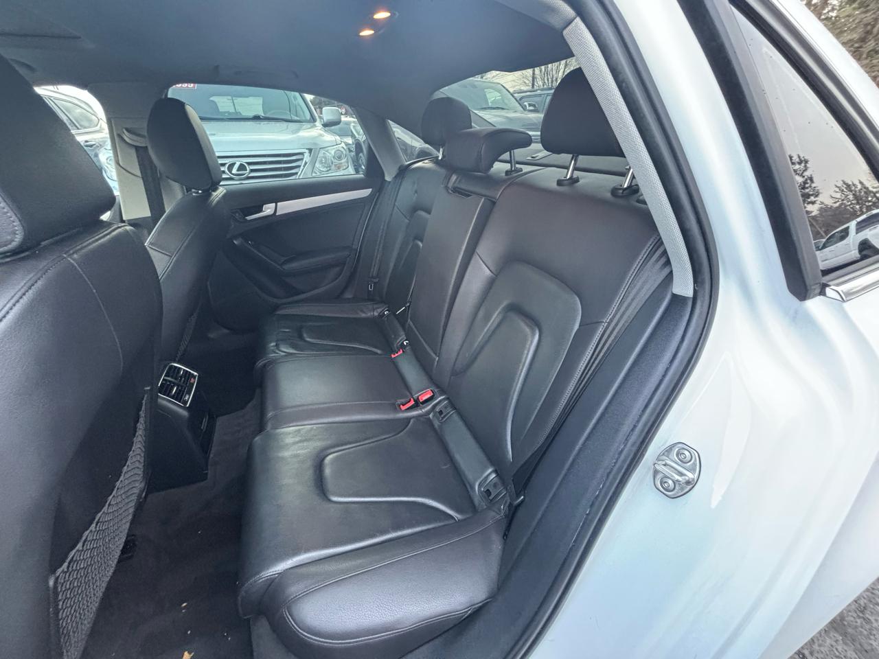 Audi A4 2.0T Sedan quattro Tiptronic 2015