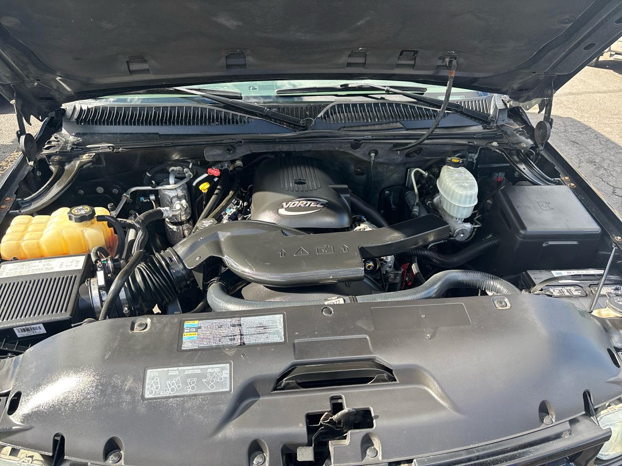 Chevrolet Tahoe 4WD 2004