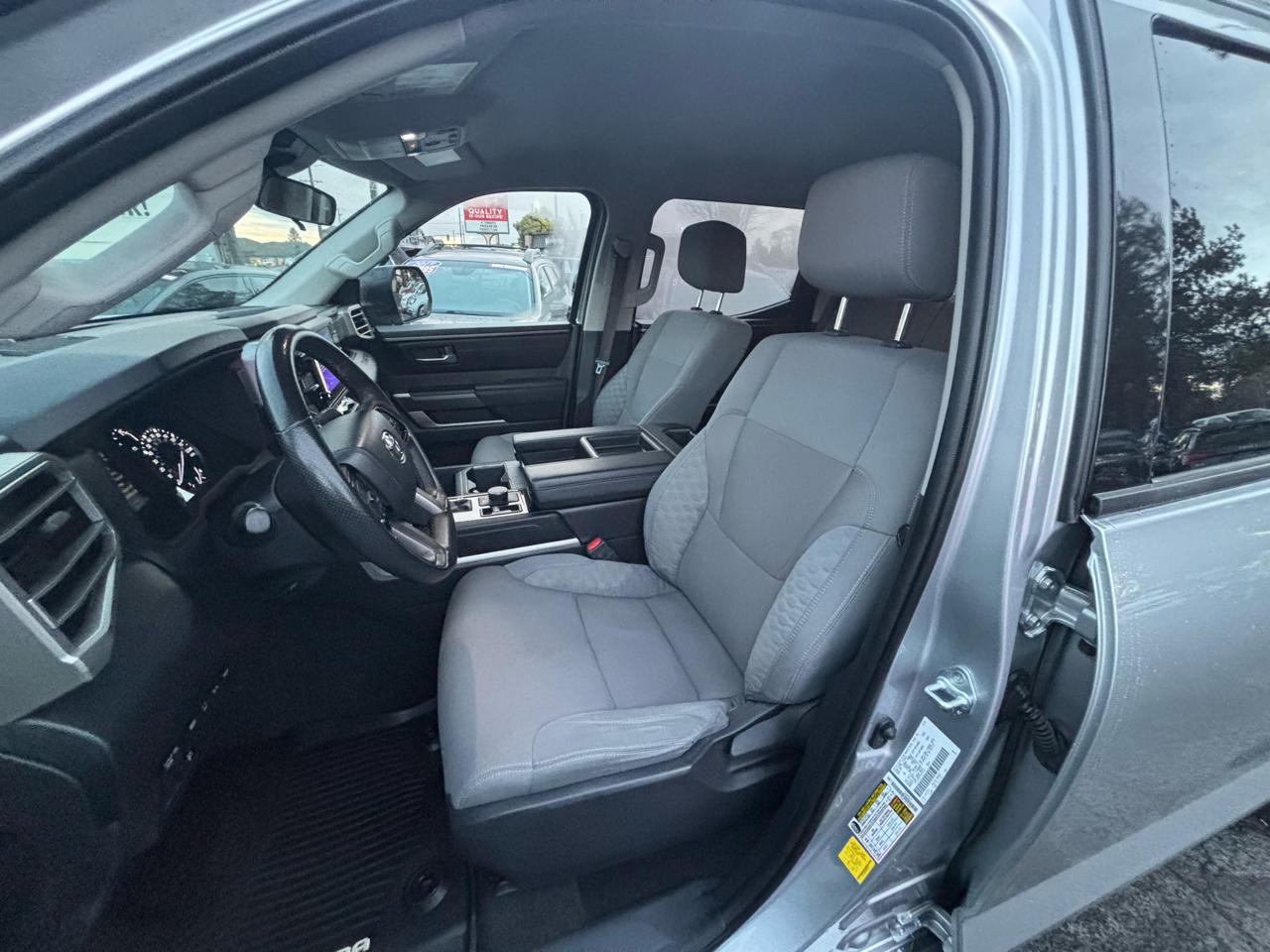 Toyota Tundra SR5 Crew Max 4WD 2023