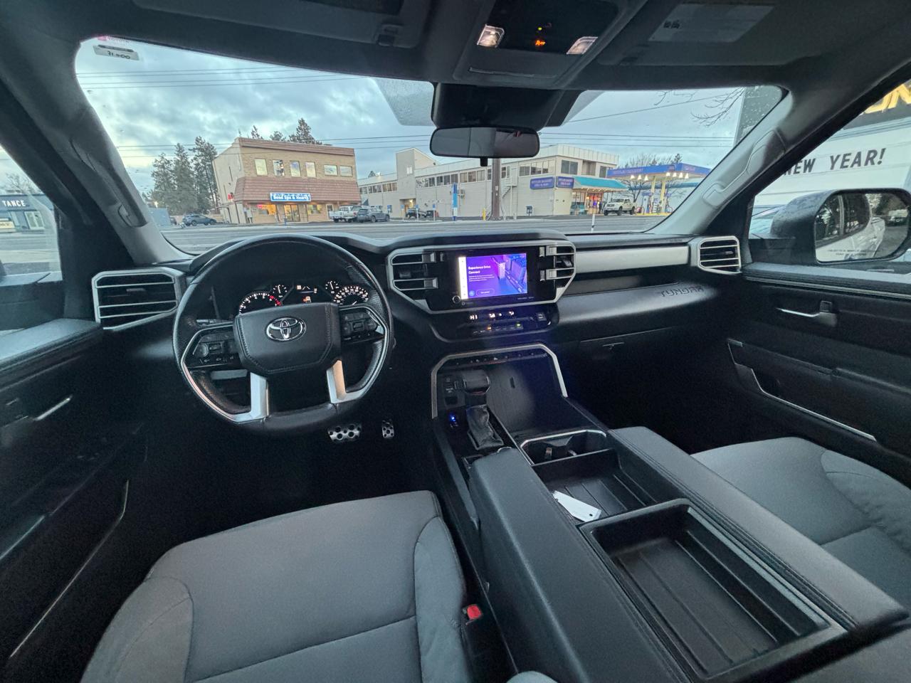 Toyota Tundra SR5 Crew Max 4WD 2023