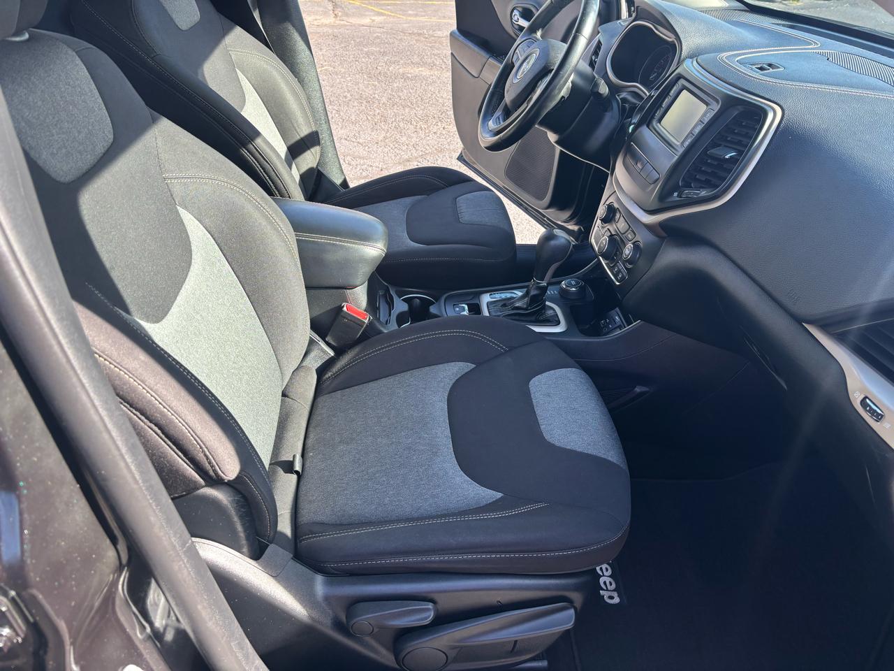 Jeep Cherokee Latitude 4WD 2014