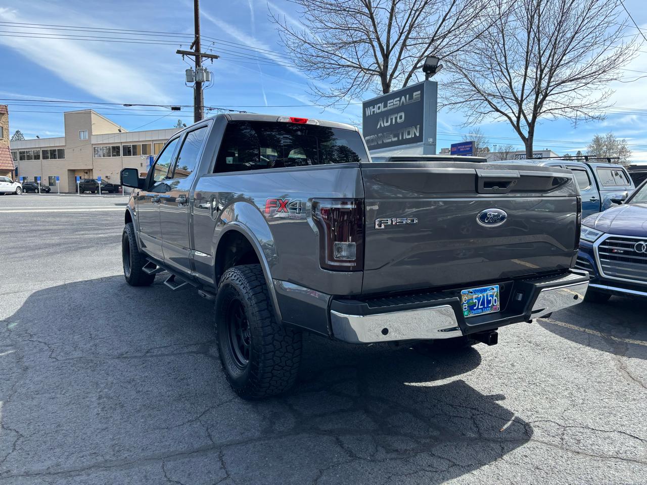 Ford F-150 4WD SuperCrew 145" Lariat 2015