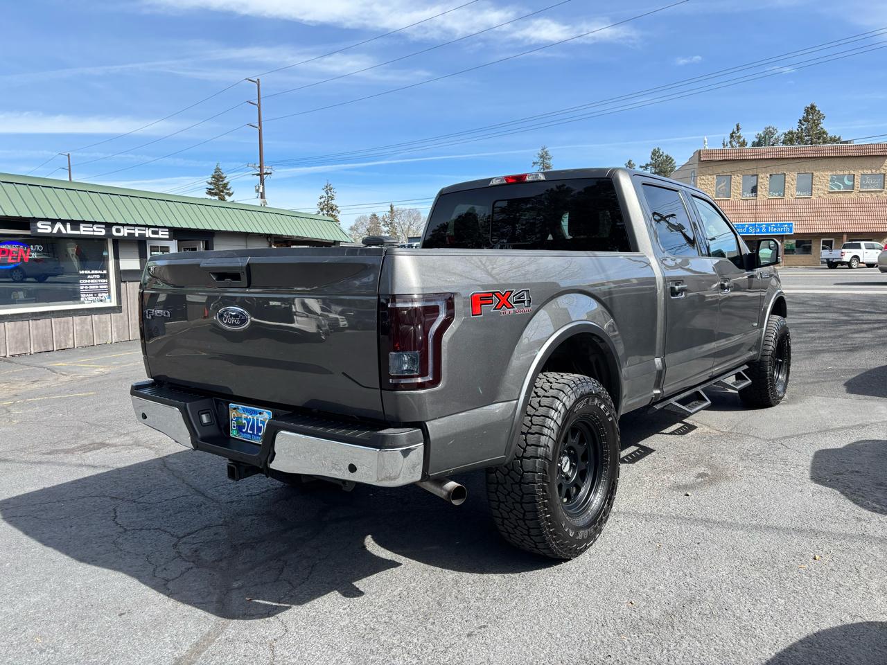Ford F-150 4WD SuperCrew 145" Lariat 2015