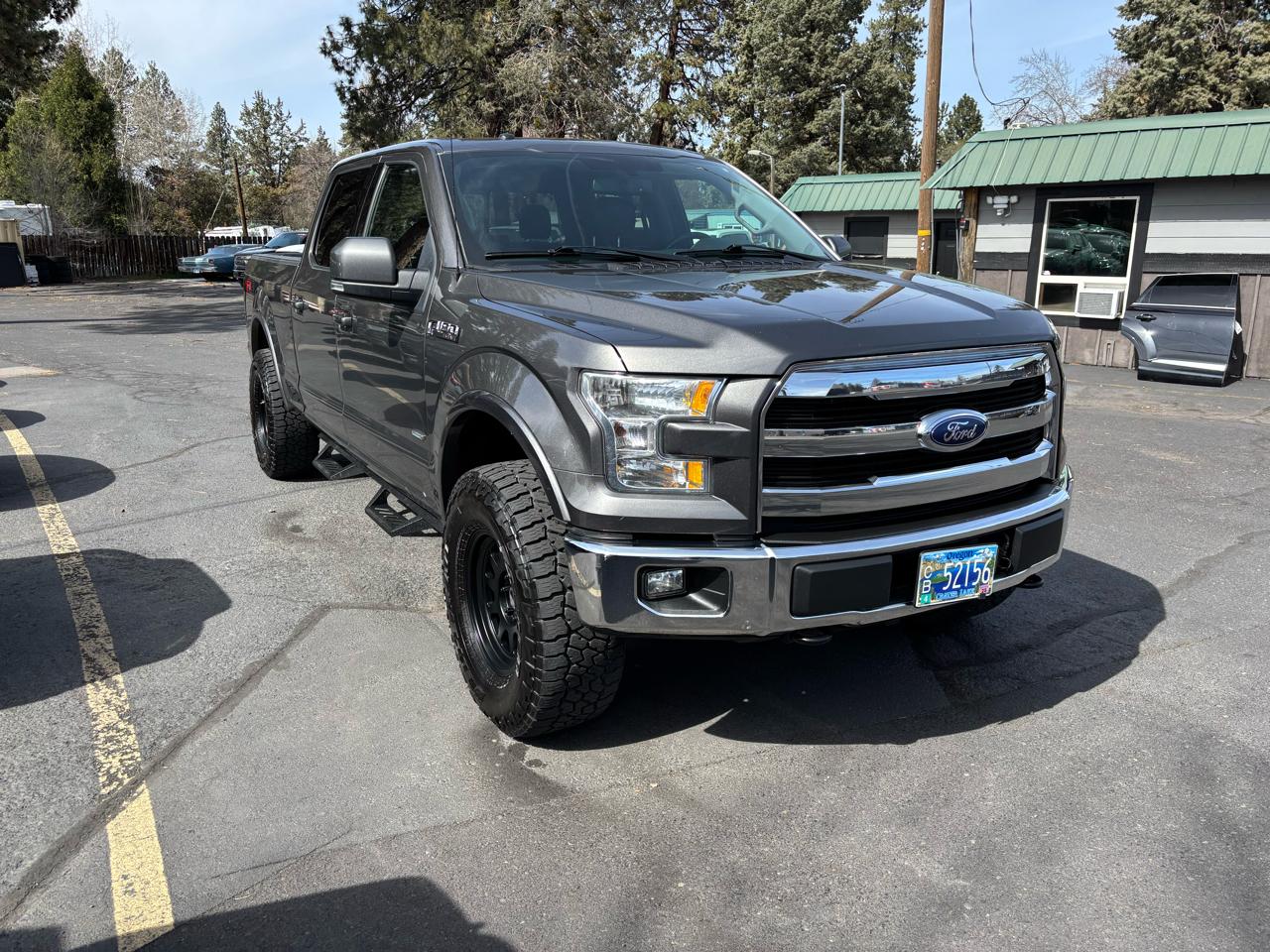 Ford F-150 4WD SuperCrew 145" Lariat 2015
