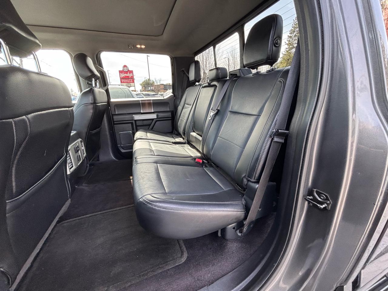 Ford F-150 4WD SuperCrew 145" Lariat 2015