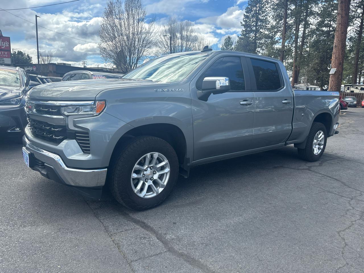Chevrolet Silverado 1500 1LT Crew Cab 4WD 2023