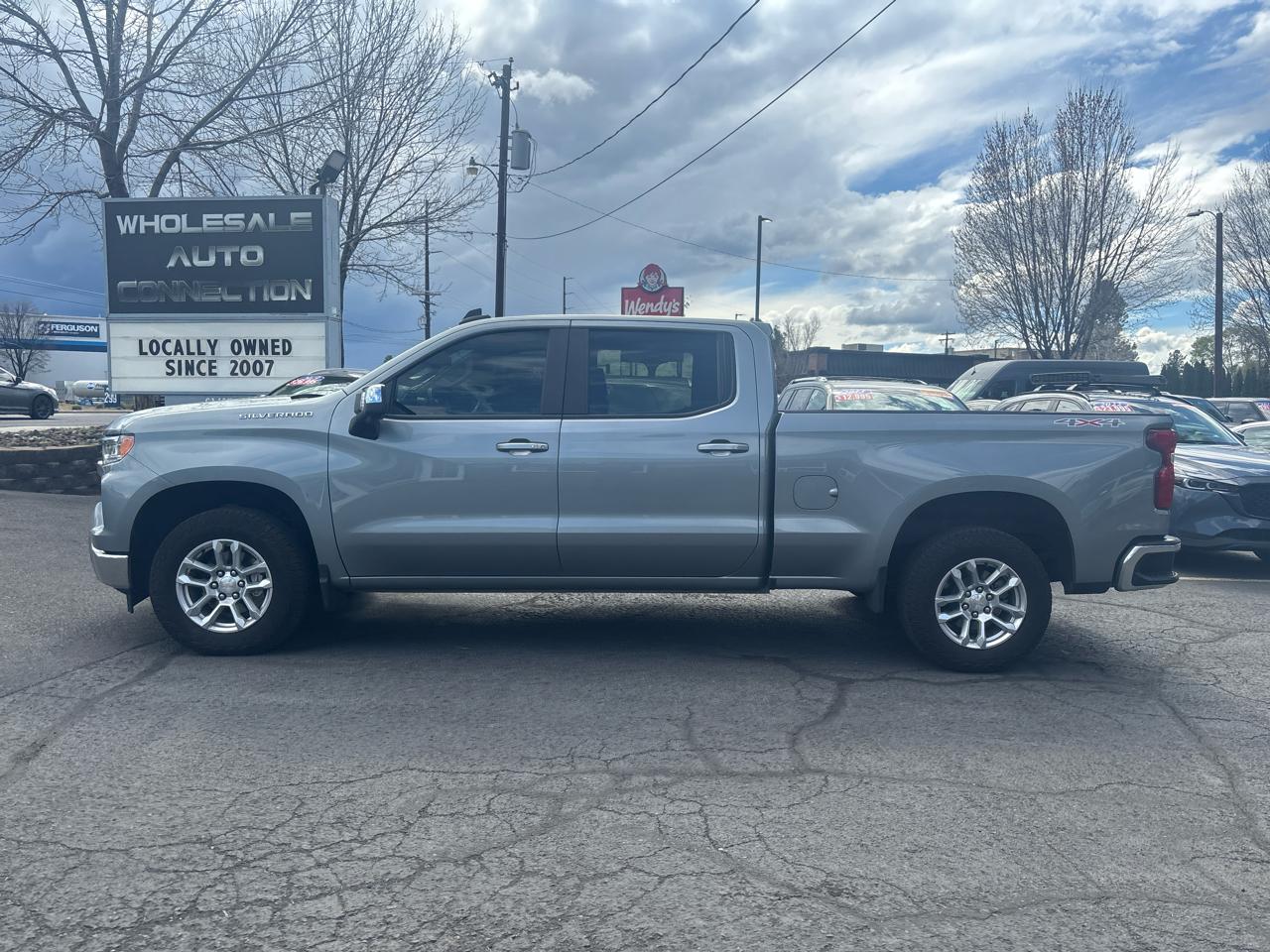 Chevrolet Silverado 1500 1LT Crew Cab 4WD 2023