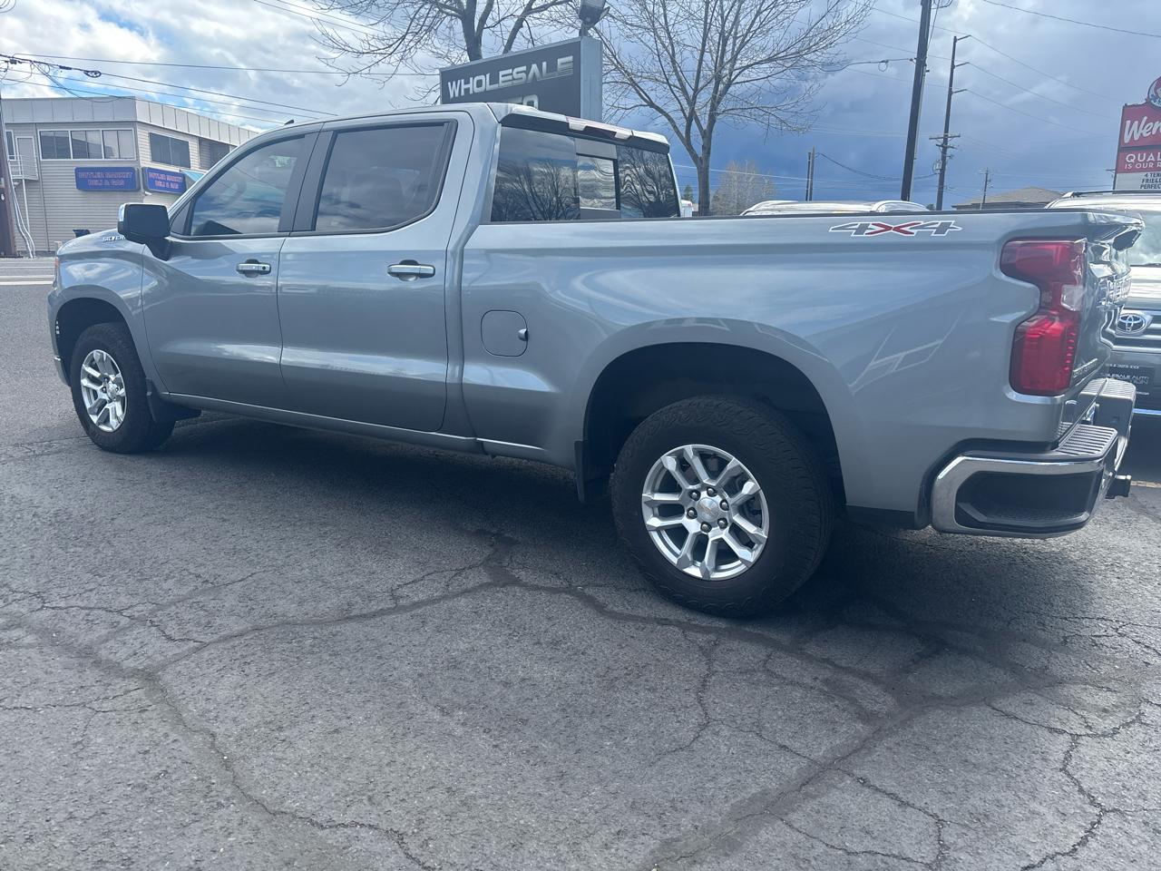 Chevrolet Silverado 1500 1LT Crew Cab 4WD 2023