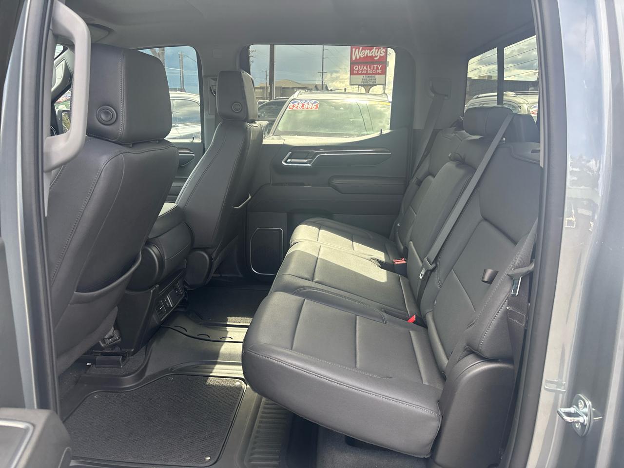 Chevrolet Silverado 1500 1LT Crew Cab 4WD 2023