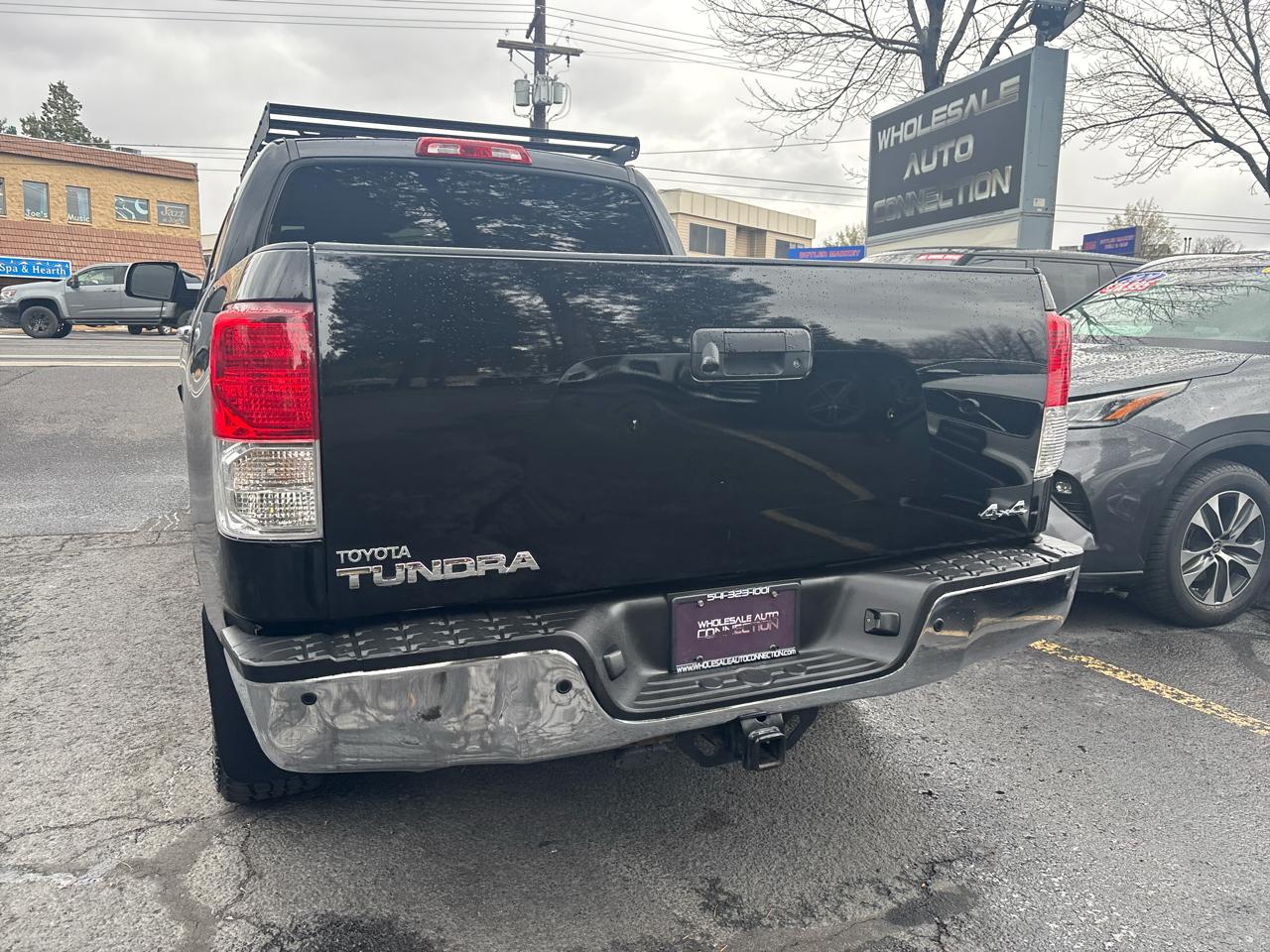 Toyota Tundra Platinum CrewMax 5.7L 4WD 2010