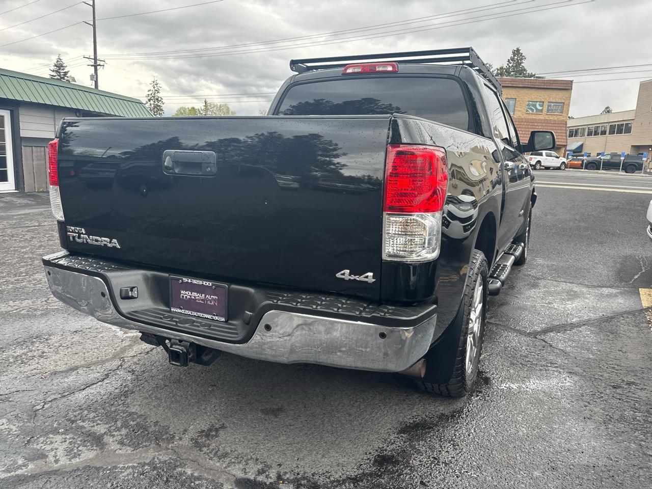 Toyota Tundra Platinum CrewMax 5.7L 4WD 2010