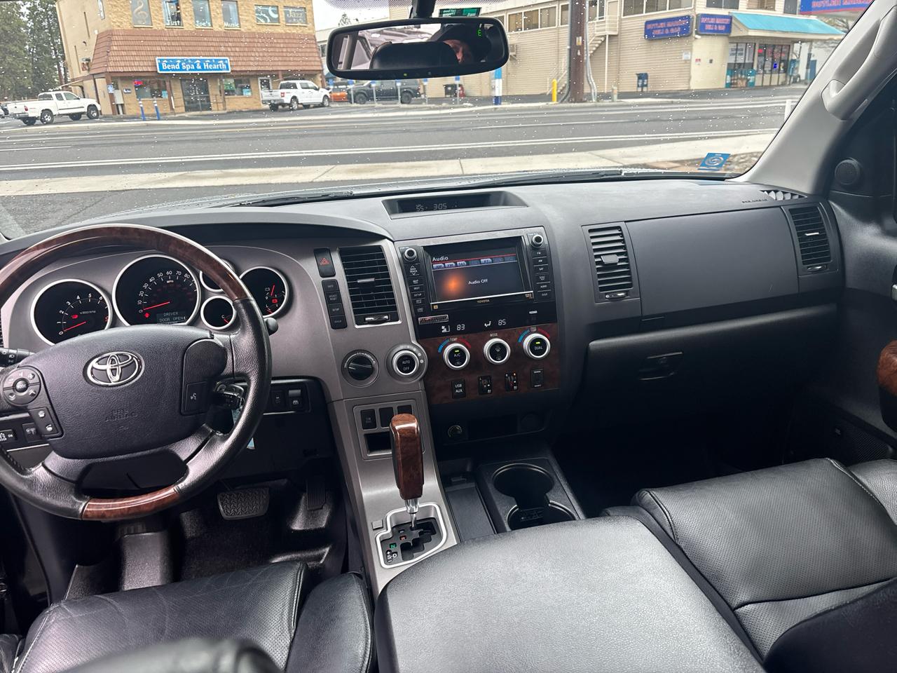 Toyota Tundra Platinum CrewMax 5.7L 4WD 2010