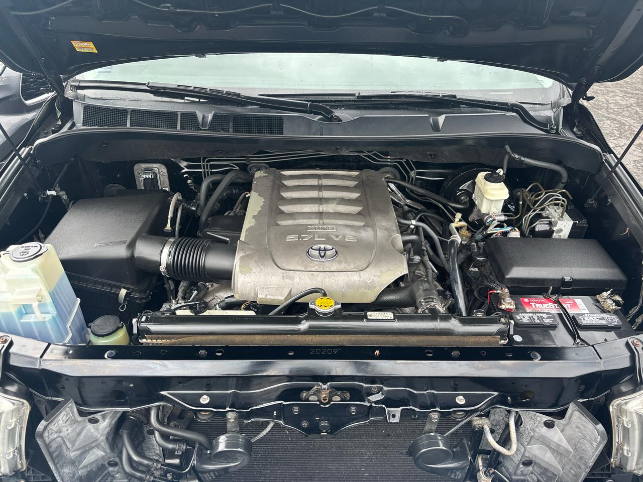 Toyota Tundra Platinum CrewMax 5.7L 4WD 2010