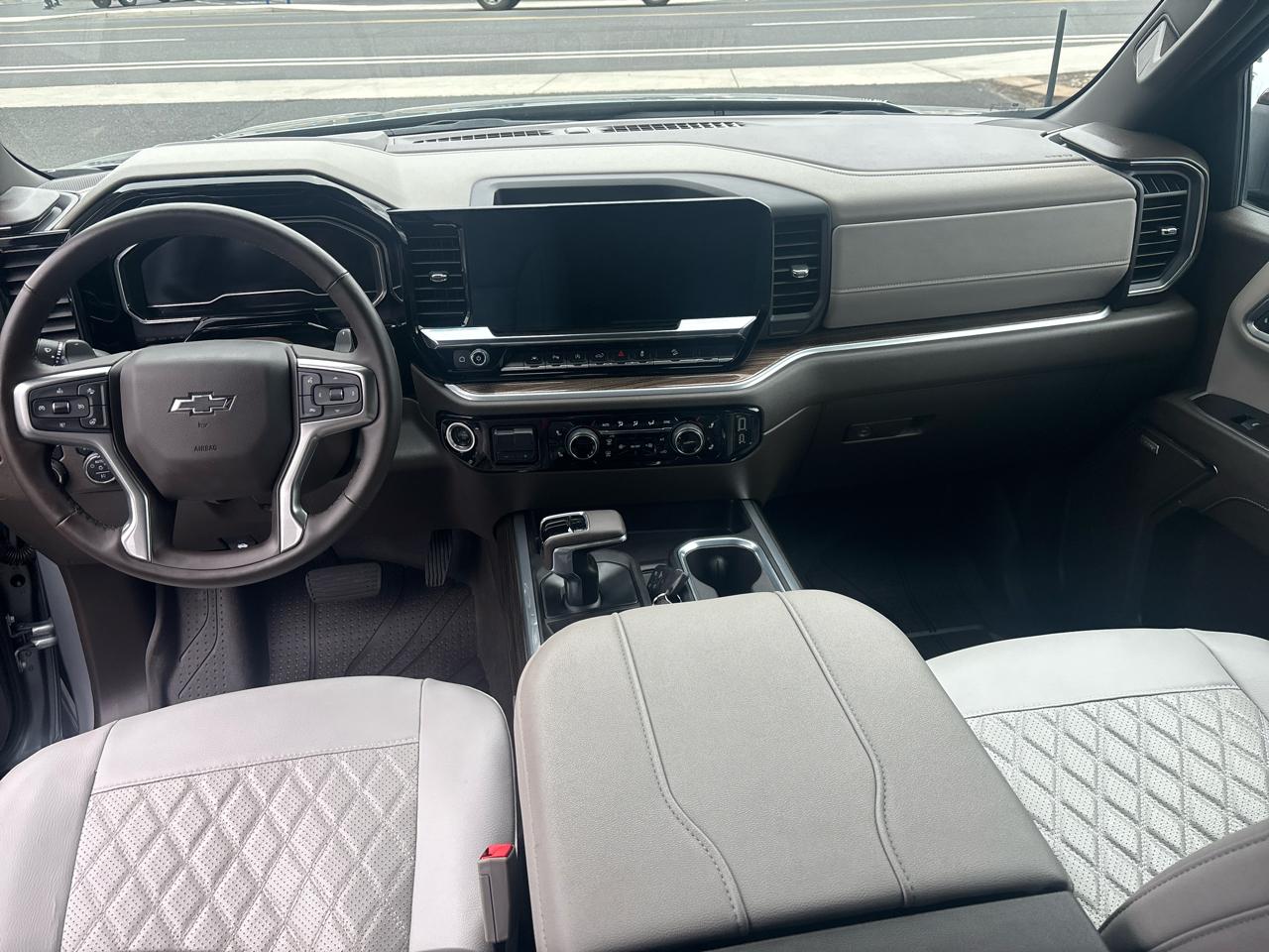 Chevrolet Silverado 1500 4WD Double Cab 147" RST 2024