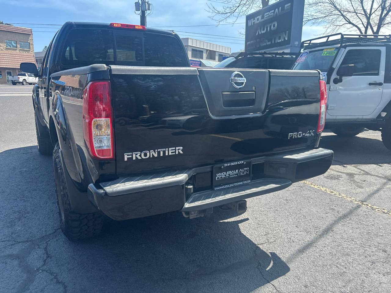 Nissan Frontier LE King Cab 4WD 2010