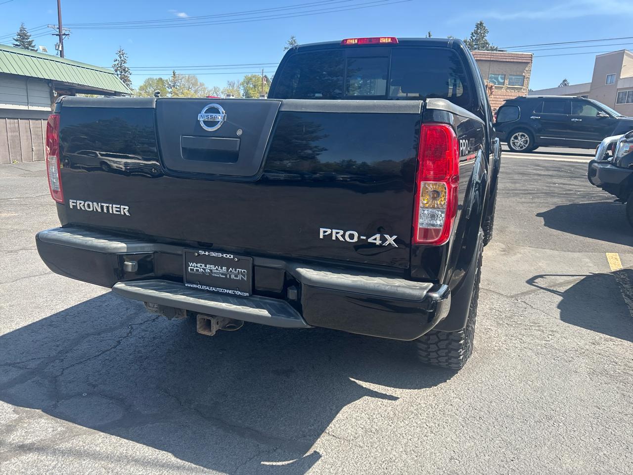 Nissan Frontier LE King Cab 4WD 2010