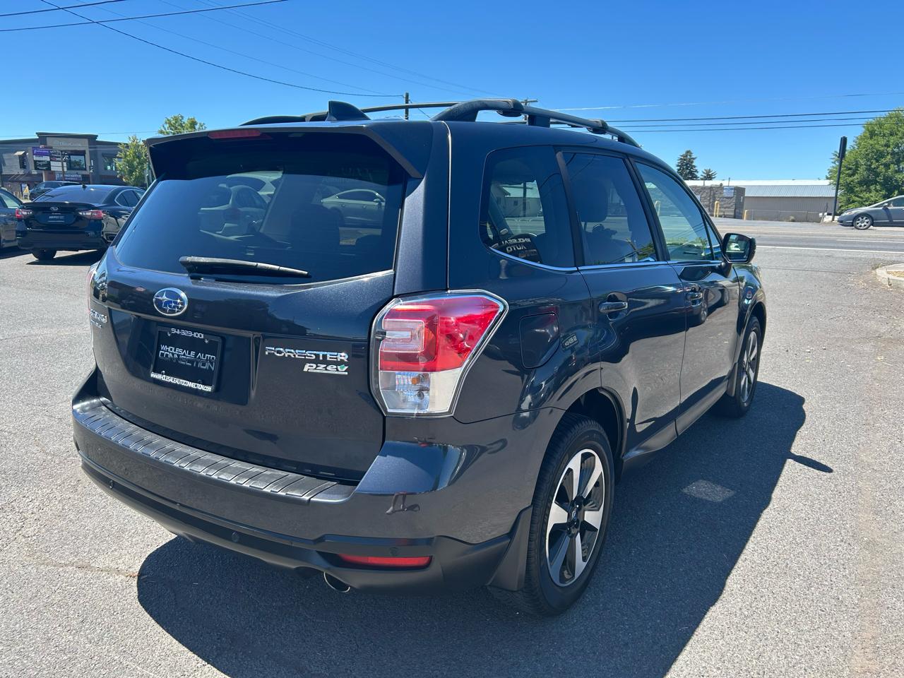 Subaru Forester 2.5i Limited w/EyeSight Pkg 2017