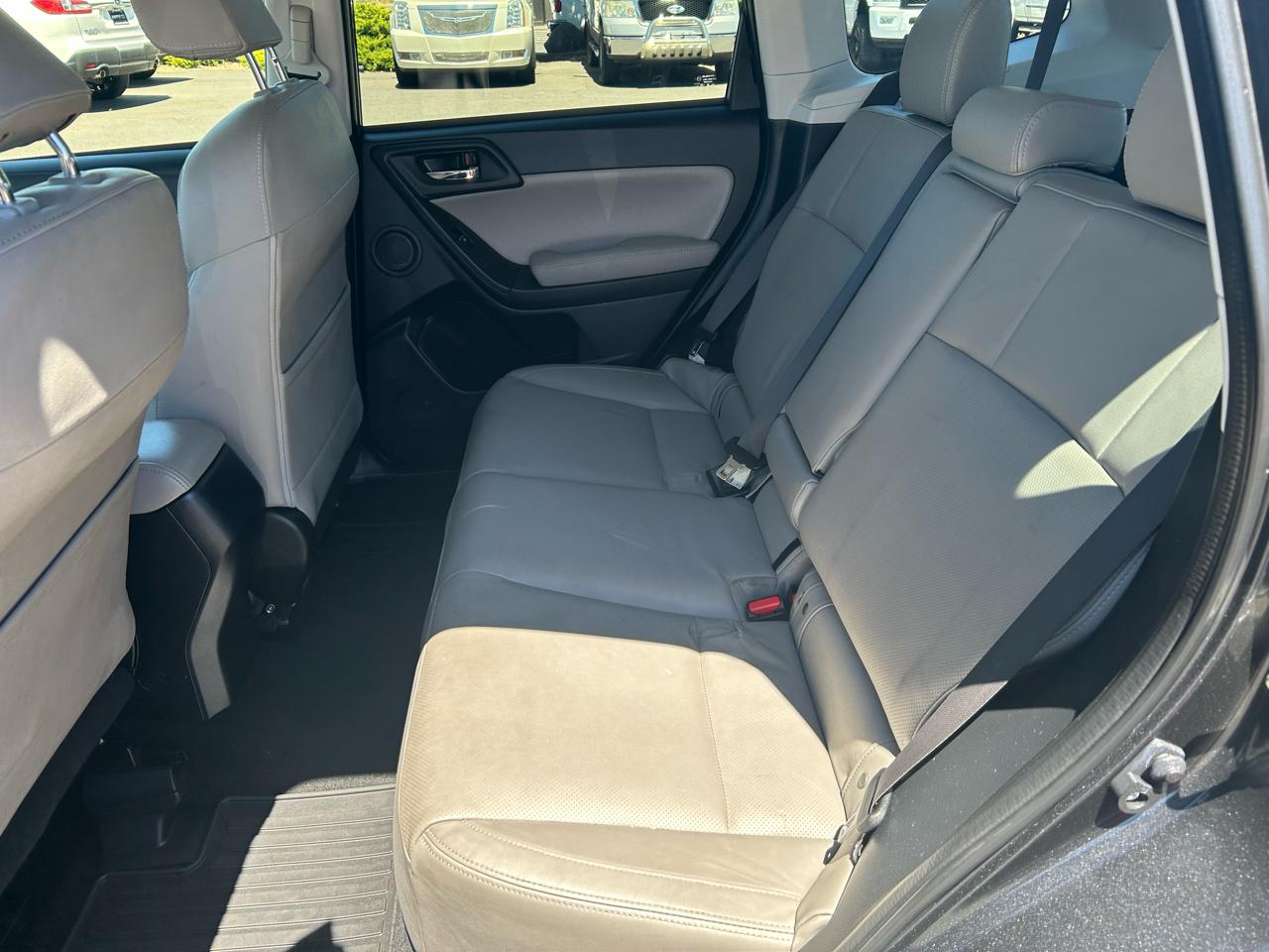Subaru Forester 2.5i Limited w/EyeSight Pkg 2017