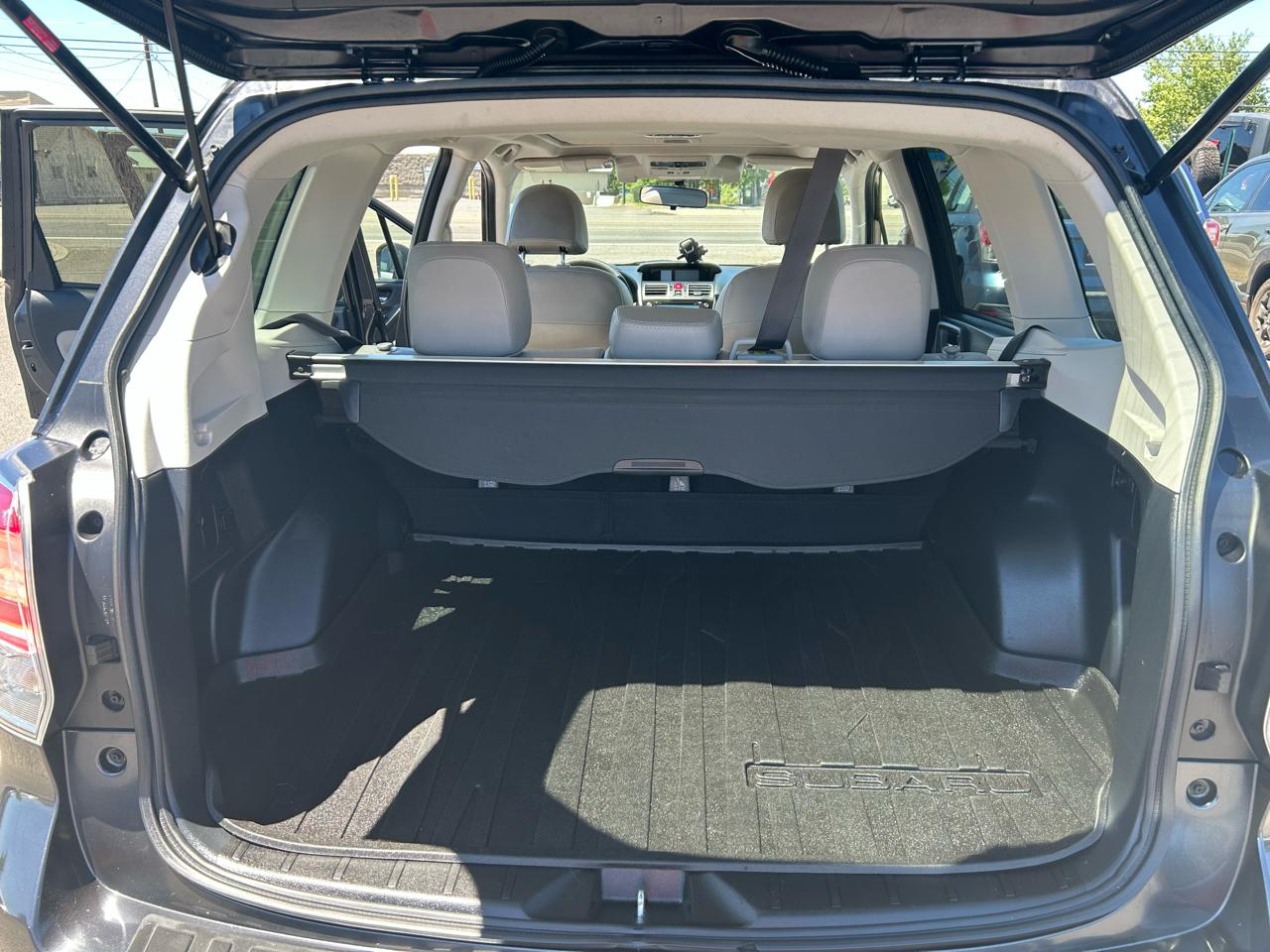 Subaru Forester 2.5i Limited w/EyeSight Pkg 2017