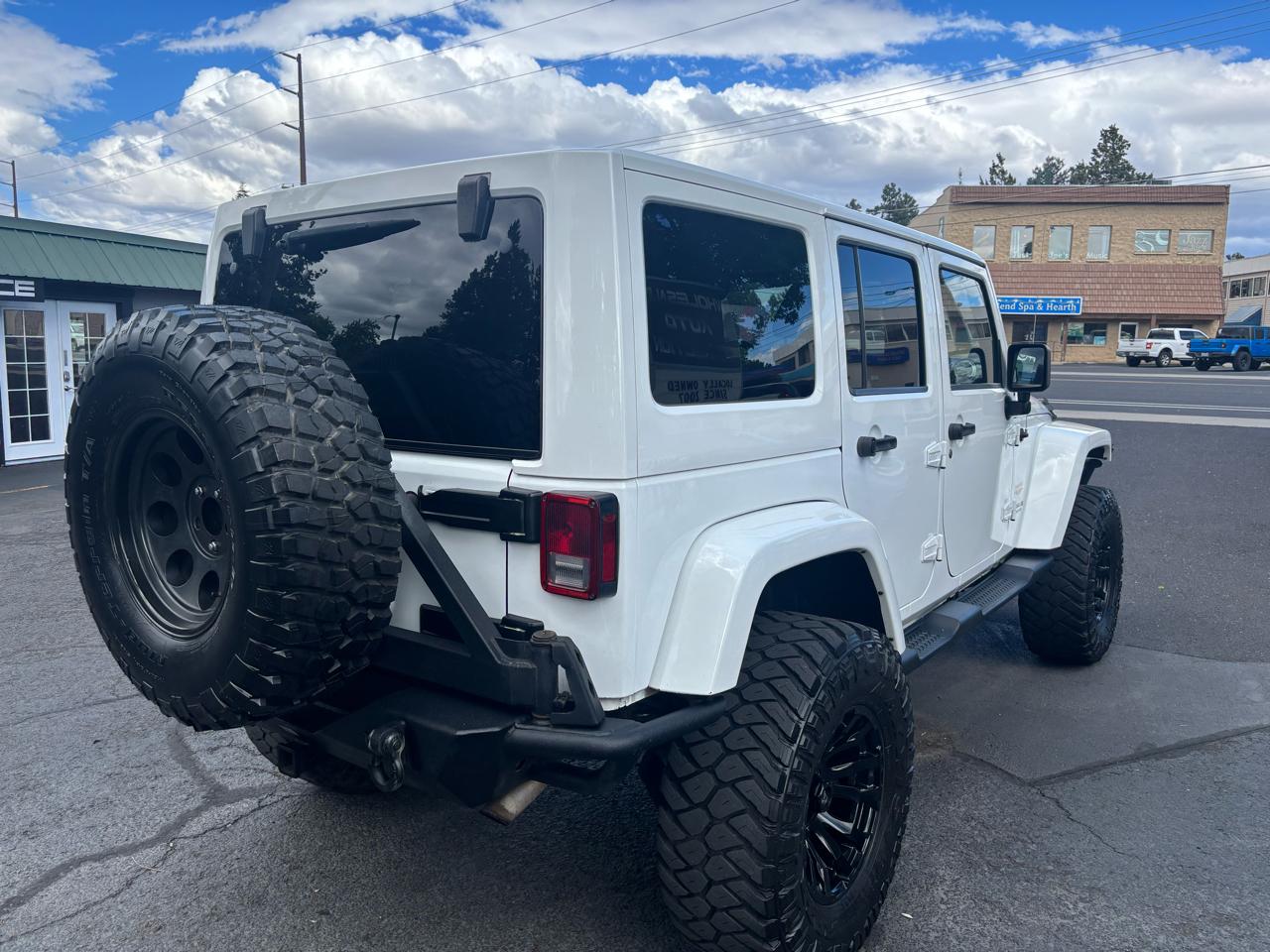 Jeep Wrangler Unlimited Sahara 4WD 2014