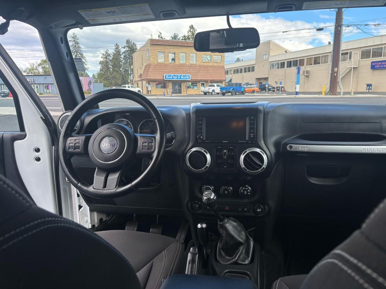 Jeep Wrangler Unlimited Sahara 4WD 2014