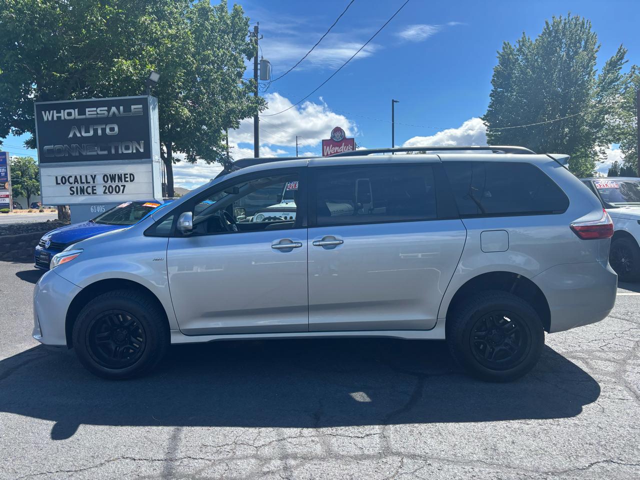 Toyota Sienna XLE 7-Passenger AWD 2019