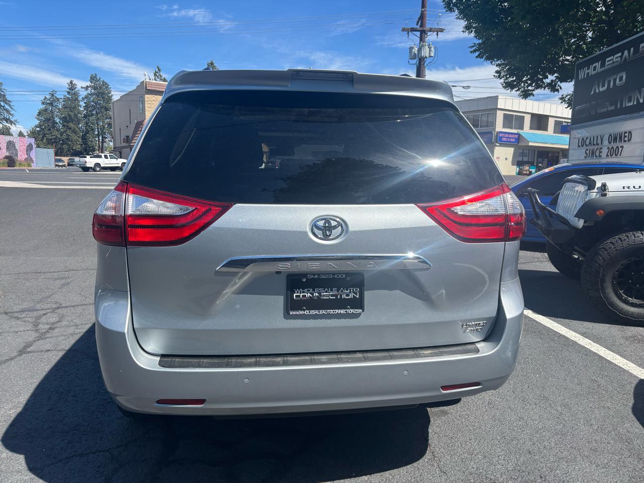 Toyota Sienna XLE 7-Passenger AWD 2019
