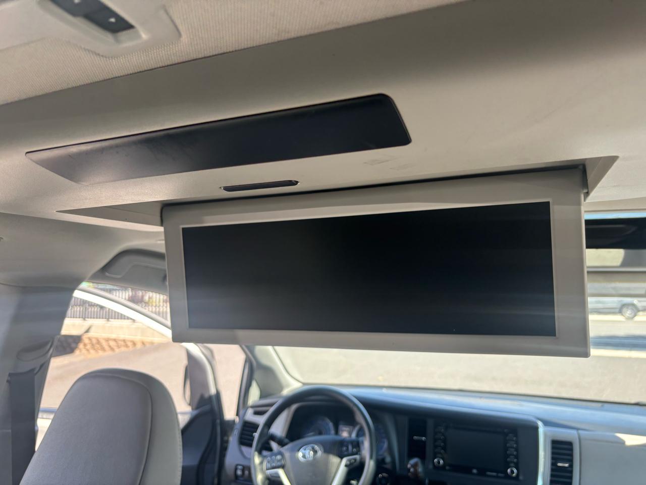 Toyota Sienna XLE 7-Passenger AWD 2019