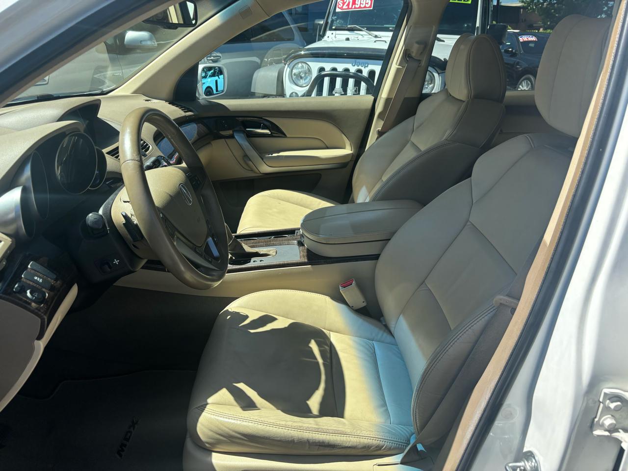 Acura MDX 6-Spd AT w/Tech and Entertainment Package 2011