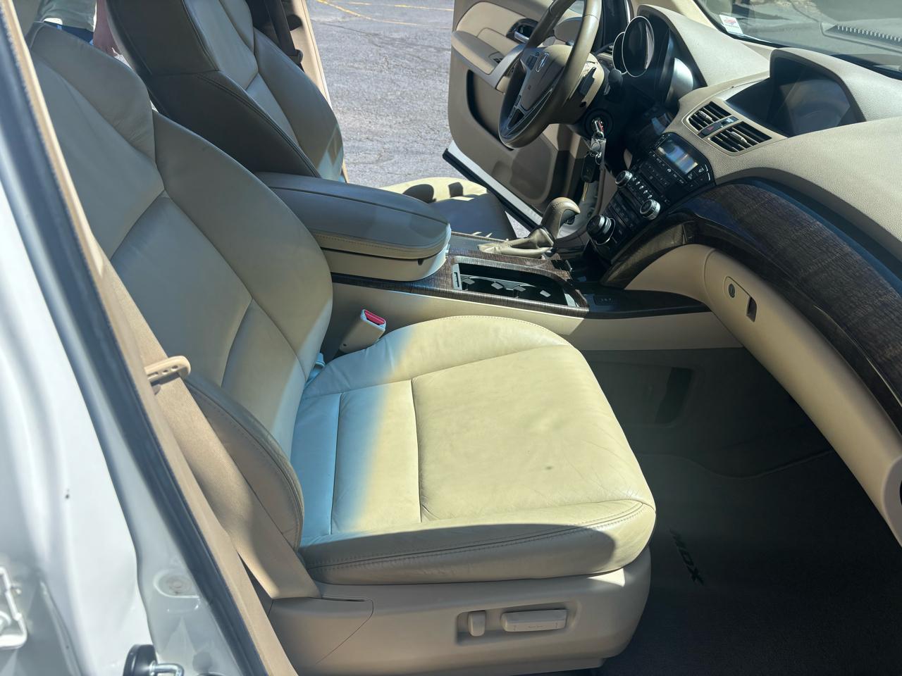 Acura MDX 6-Spd AT w/Tech and Entertainment Package 2011
