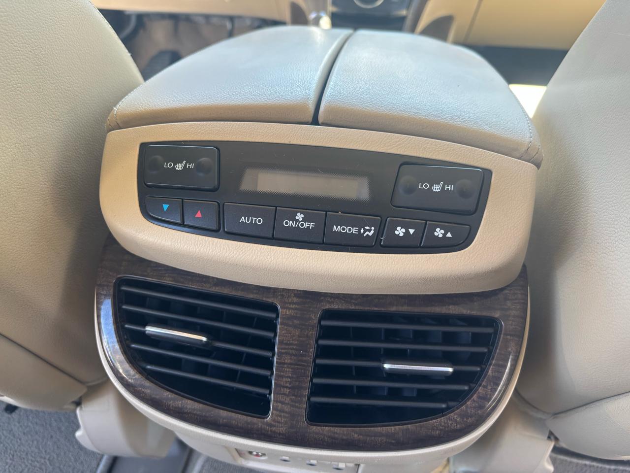 Acura MDX 6-Spd AT w/Tech and Entertainment Package 2011
