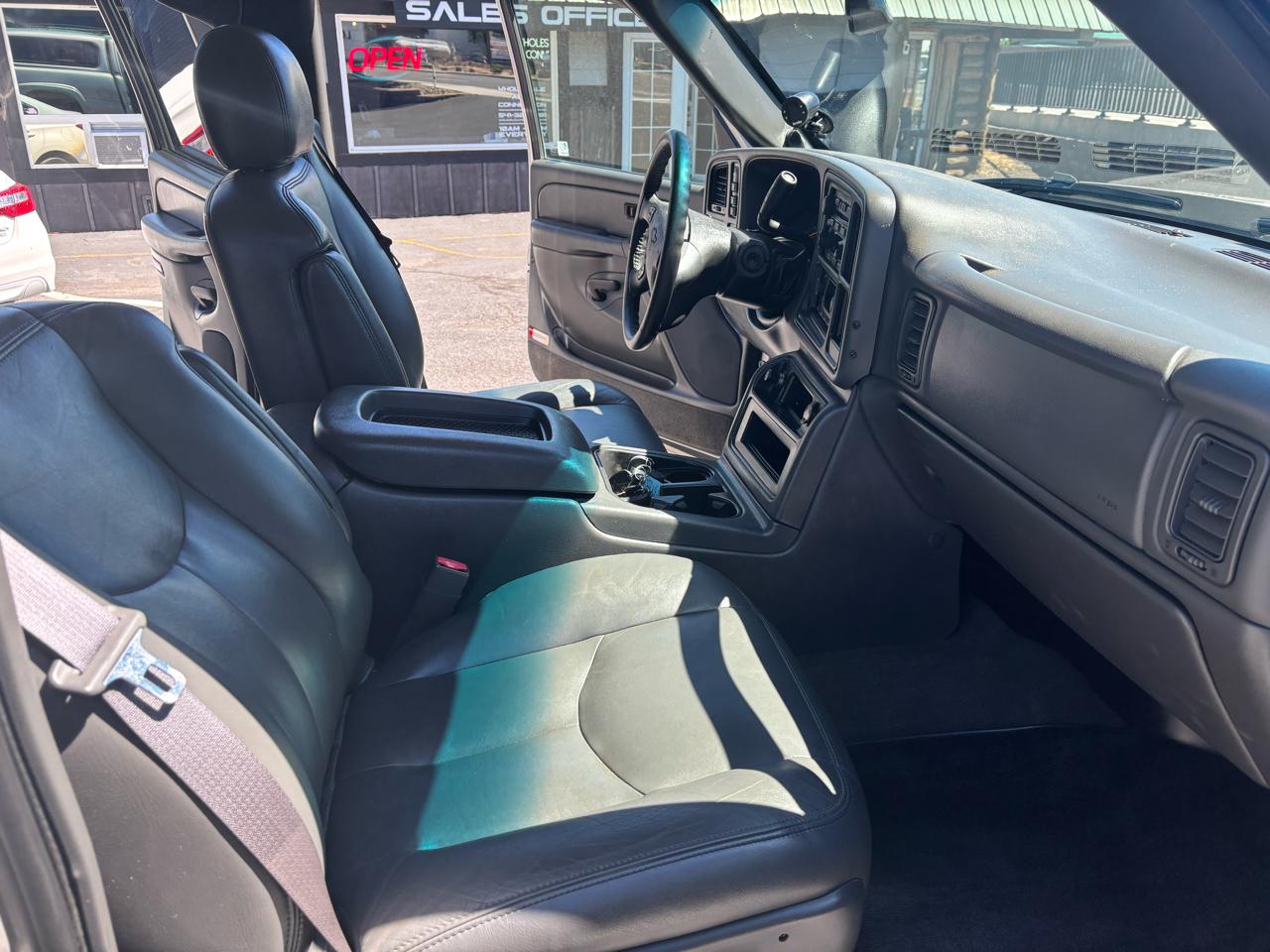 Chevrolet Silverado 2500HD 4WD Crew Cab 153" LT 2005
