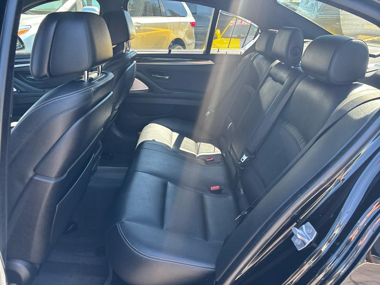 BMW 5-Series 550i xDrive 2014