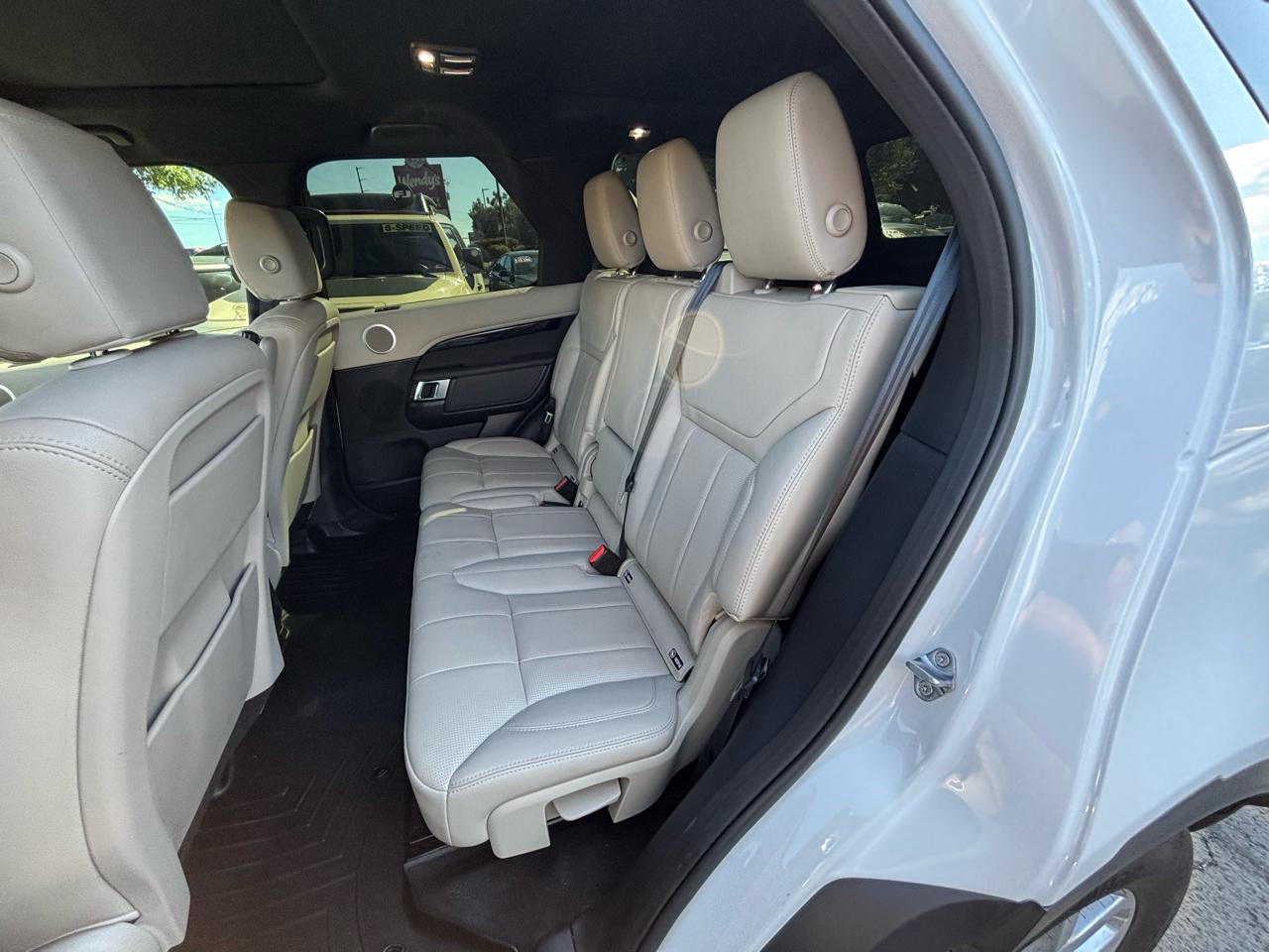 Land Rover Discovery SE 2020