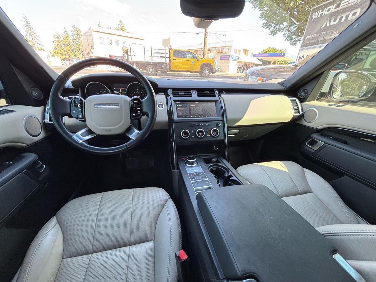 Land Rover Discovery SE 2020