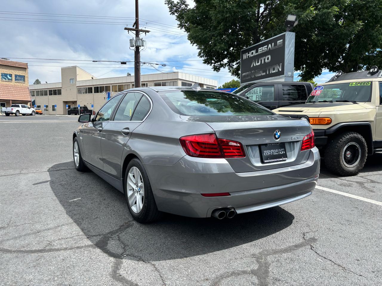 BMW 5-Series 528i xDrive 2012
