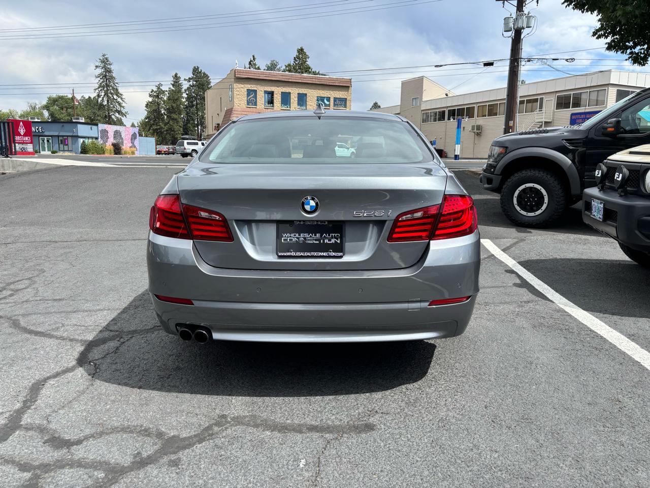 BMW 5-Series 528i xDrive 2012