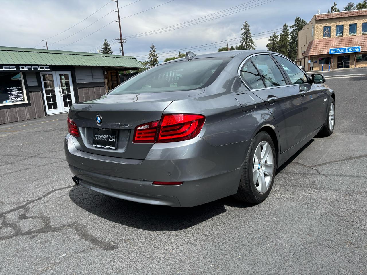 BMW 5-Series 528i xDrive 2012