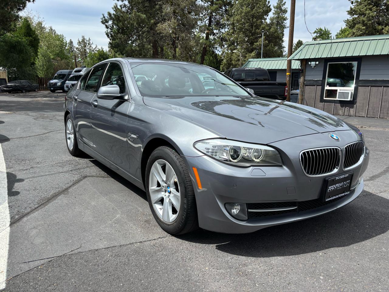 BMW 5-Series 528i xDrive 2012