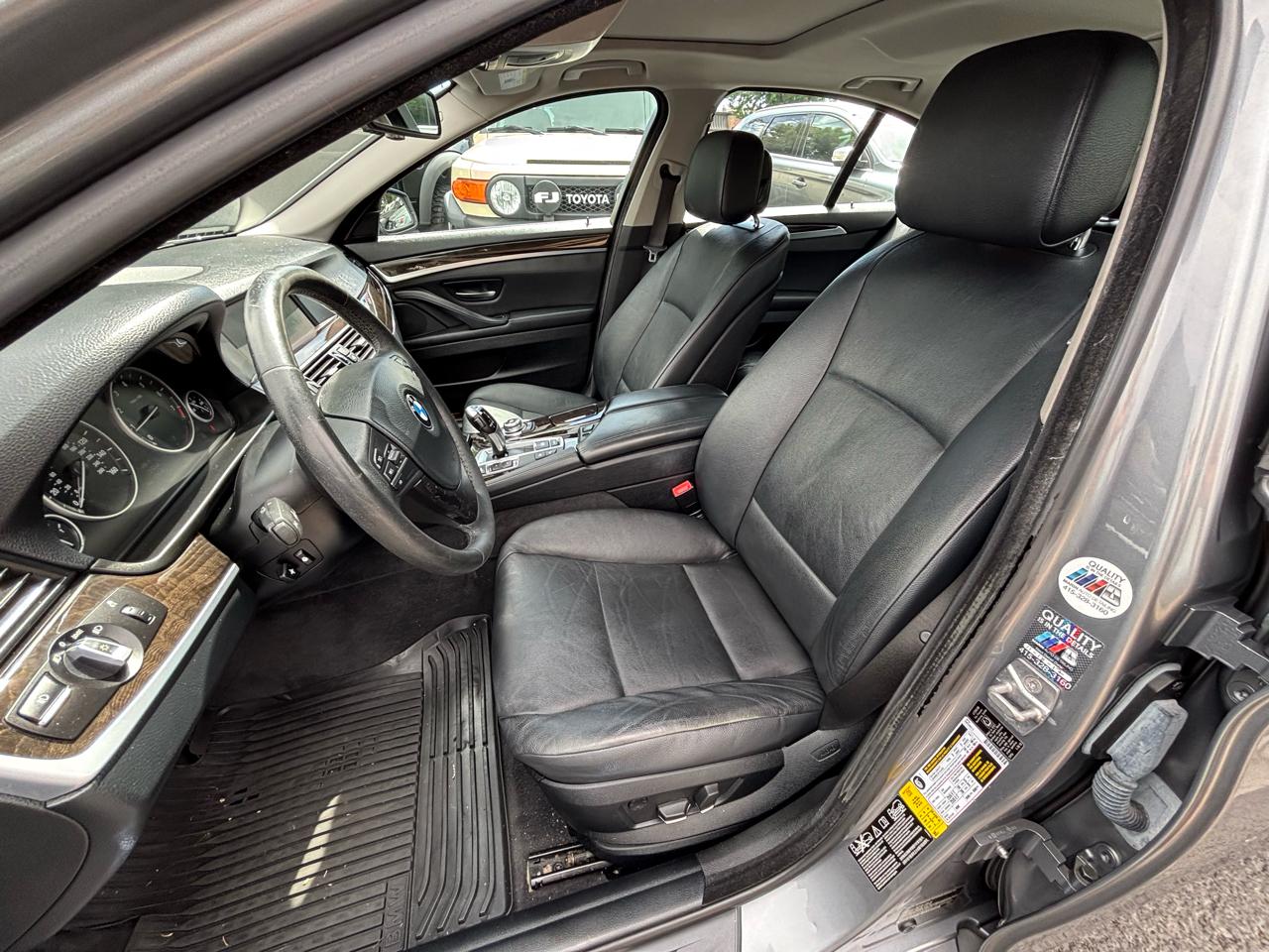 BMW 5-Series 528i xDrive 2012