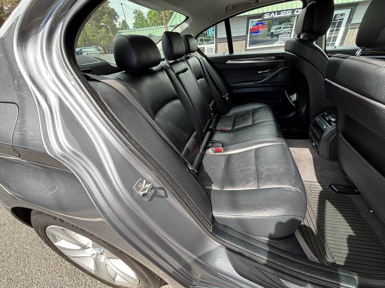 BMW 5-Series 528i xDrive 2012