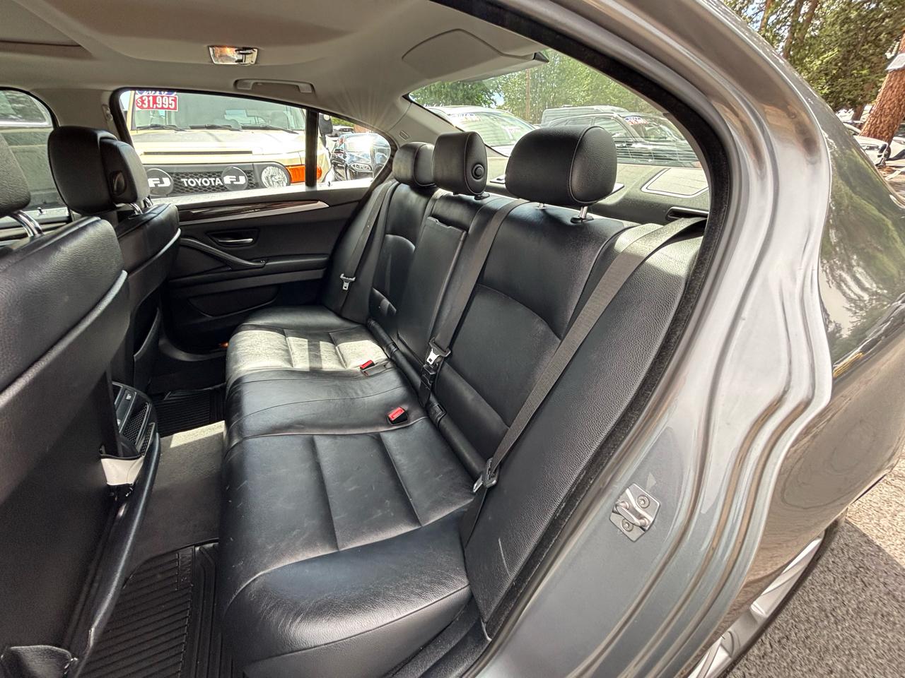 BMW 5-Series 528i xDrive 2012