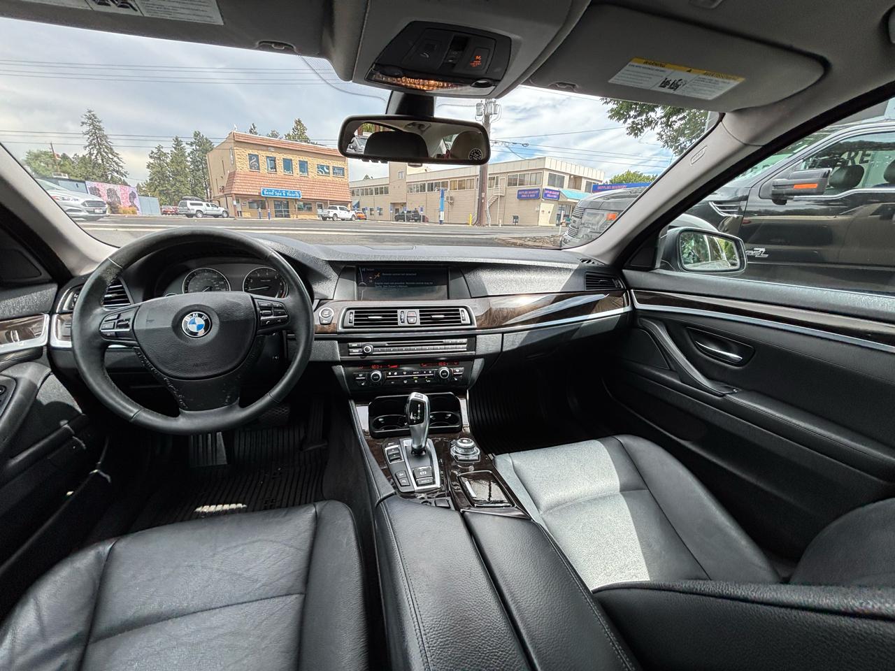 BMW 5-Series 528i xDrive 2012