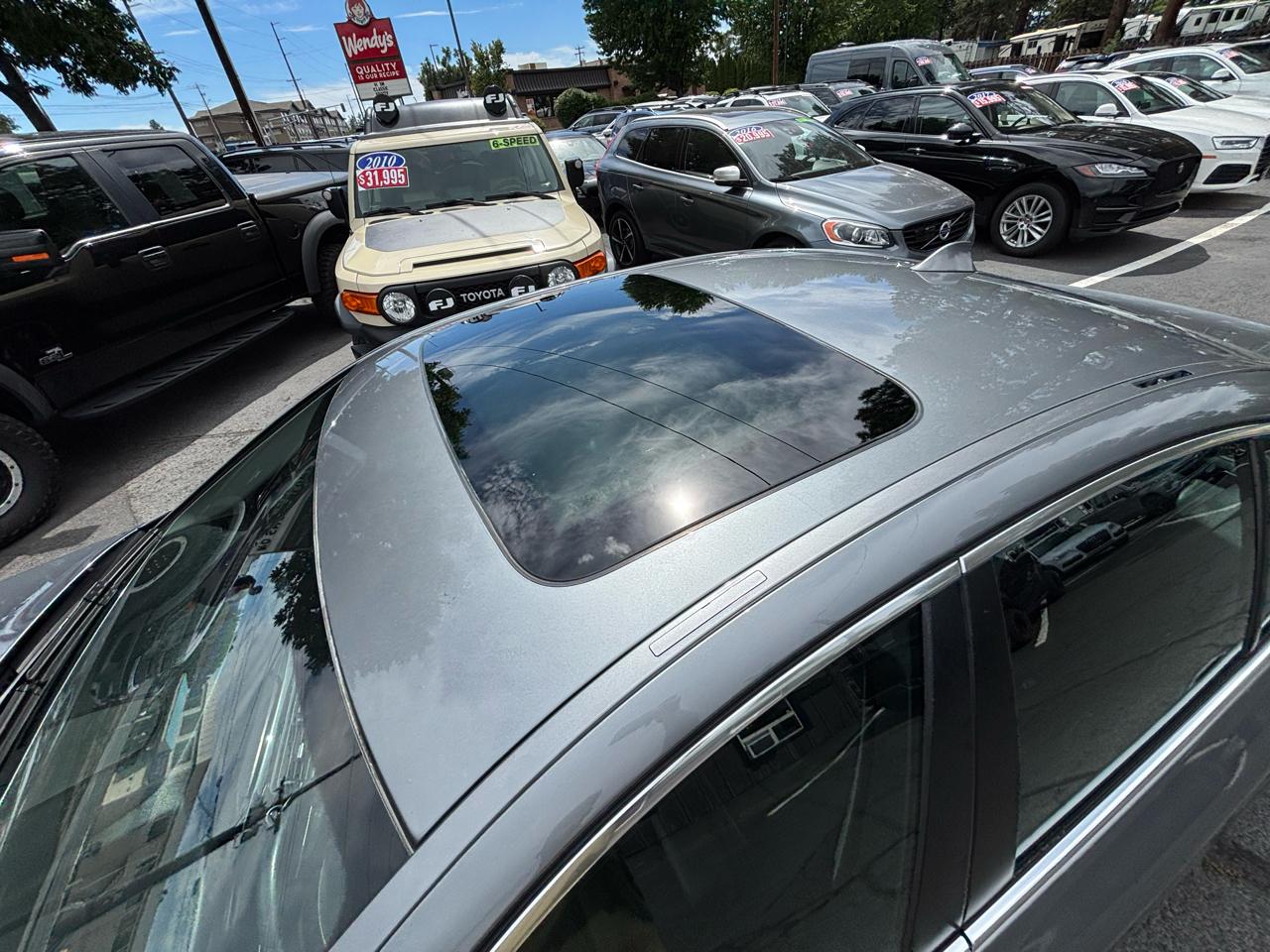BMW 5-Series 528i xDrive 2012