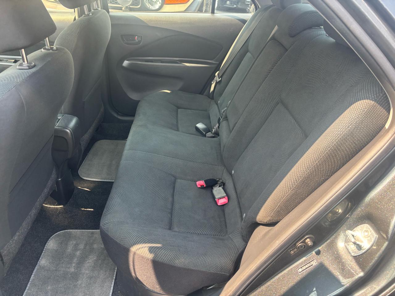 Toyota Yaris Sedan 2012